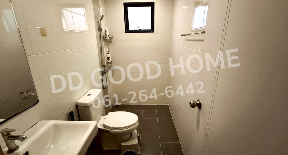For sale 4 bedrooms townhouse in Mueang Chachoengsao, Chachoengsao