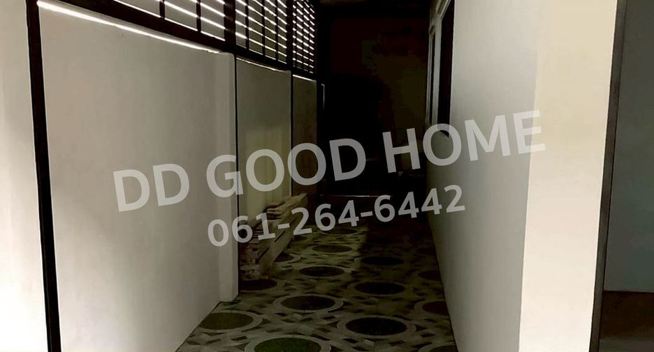 For sale 4 bedrooms townhouse in Mueang Chachoengsao, Chachoengsao