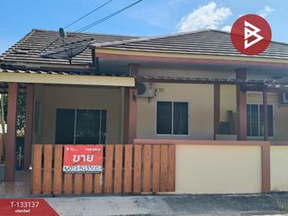 À vendre 2 chambres maison de ville à Phanat Nikhom, Chonburi