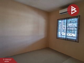 À vendre 2 chambres maison de ville à Phanat Nikhom, Chonburi