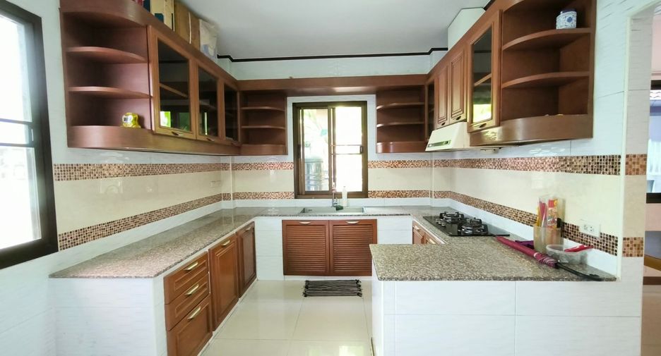For sale 4 bedrooms house in Bang Phli, Samut Prakan