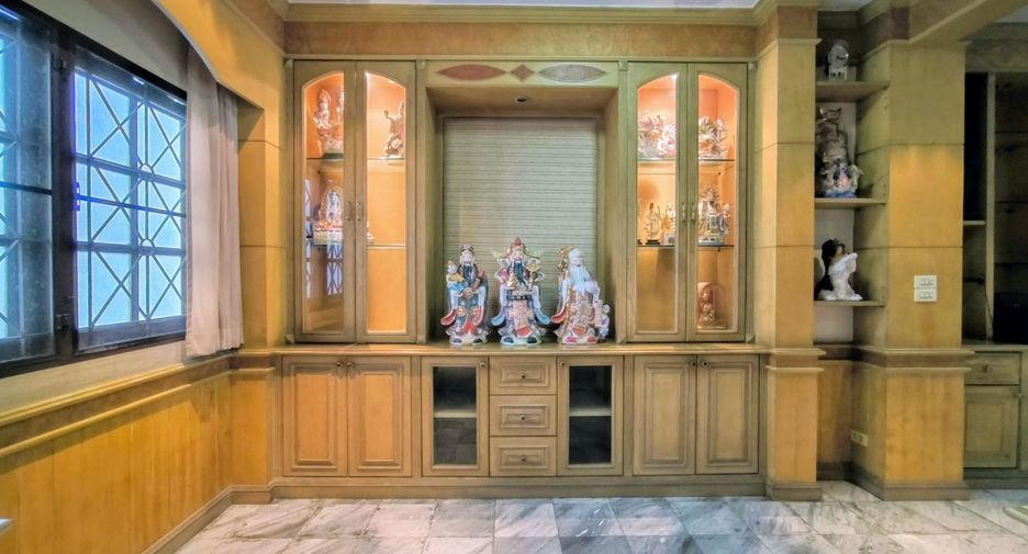 For sale 4 bedrooms house in Bang Phli, Samut Prakan