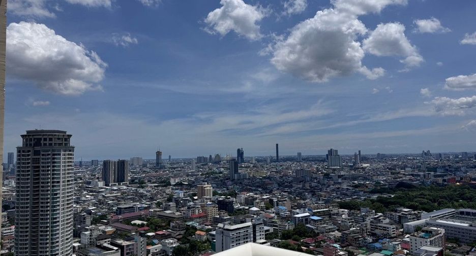 For sale 2 bedrooms condo in Sathon, Bangkok
