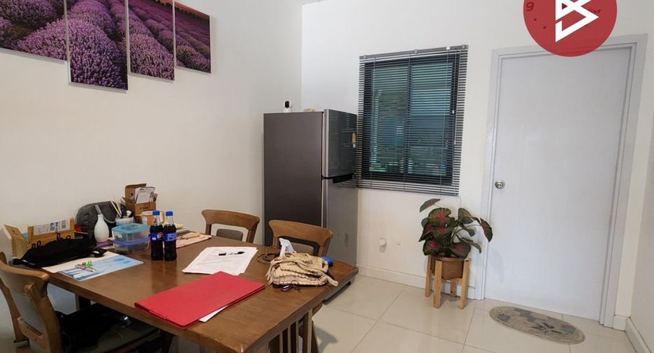 For sale 4 bedrooms townhouse in Mueang Samut Prakan, Samut Prakan