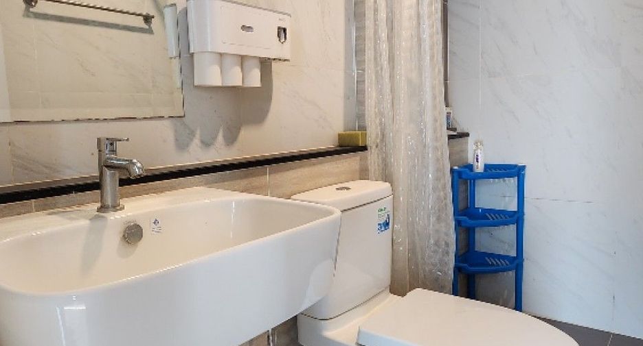 For sale 4 bedrooms townhouse in Mueang Samut Prakan, Samut Prakan