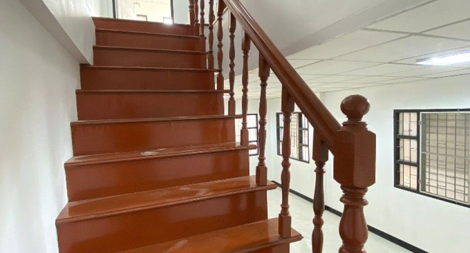 Reihenhaus zum Kauf mit 2 Zimmer in Mueang Samut Prakan, Samut Prakan