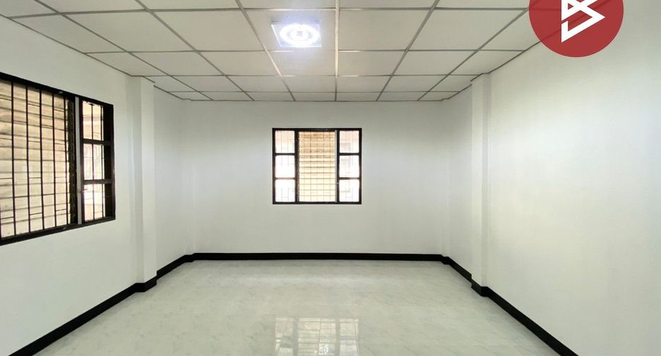 Reihenhaus zum Kauf mit 2 Zimmer in Mueang Samut Prakan, Samut Prakan