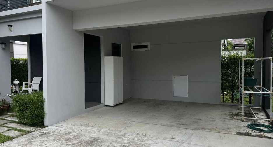 For rent 3 bedrooms house in San Kamphaeng, Chiang Mai