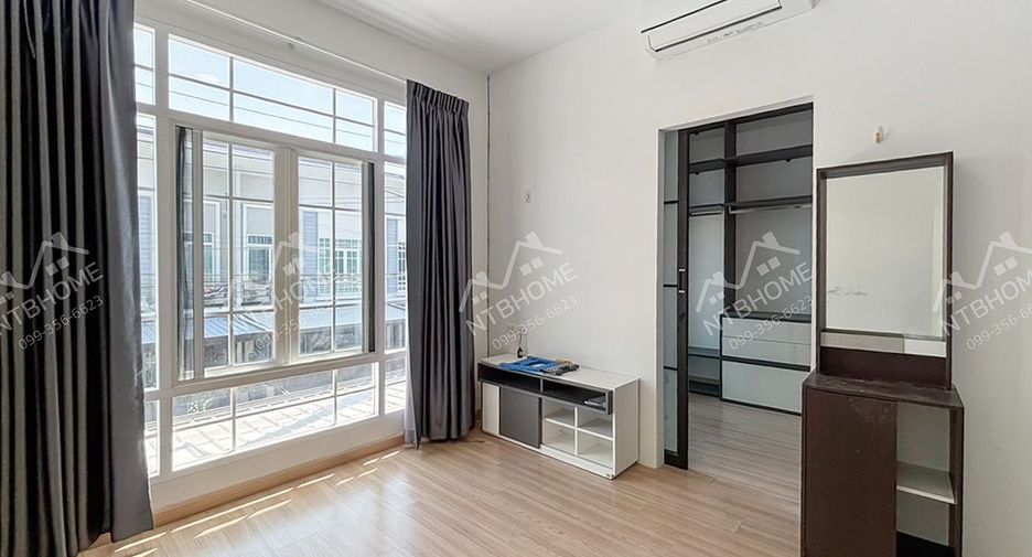À vendre 4 chambres maison de ville à Bang Kruai, Nonthaburi