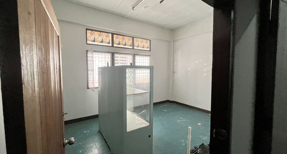 Reihenhaus zum Kauf mit 4 Zimmer in Bang Khae, Bangkok