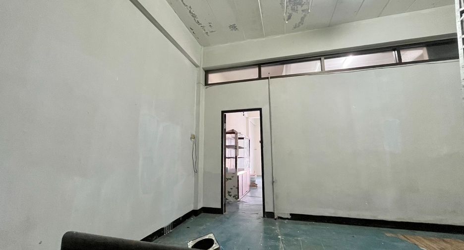 Reihenhaus zum Kauf mit 4 Zimmer in Bang Khae, Bangkok