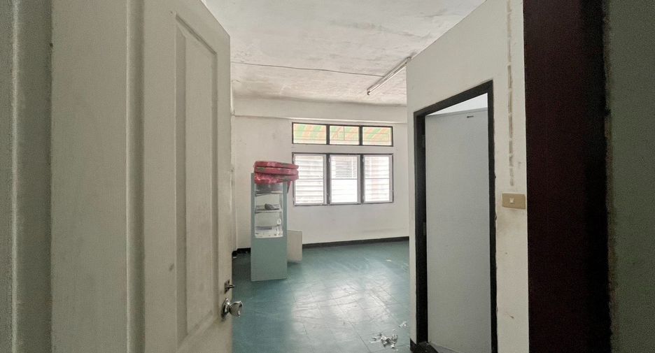 Reihenhaus zum Kauf mit 4 Zimmer in Bang Khae, Bangkok