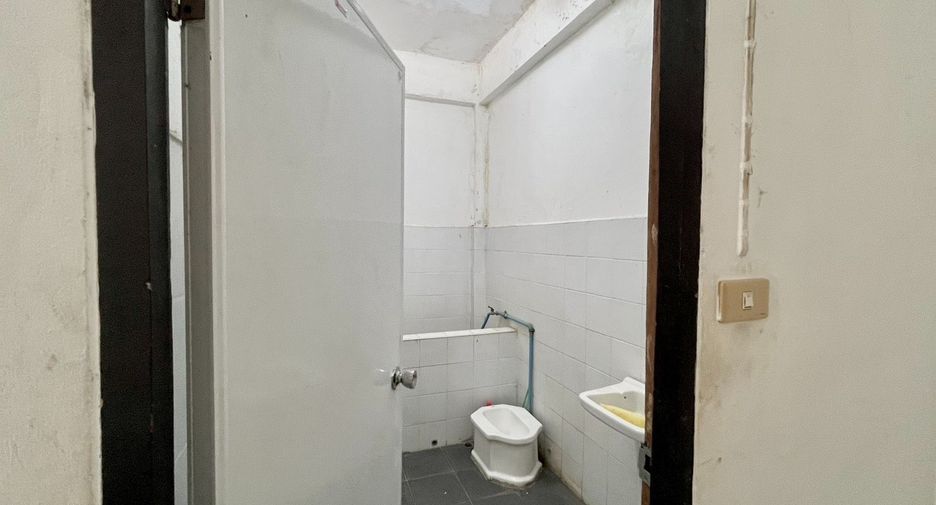 Reihenhaus zum Kauf mit 4 Zimmer in Bang Khae, Bangkok