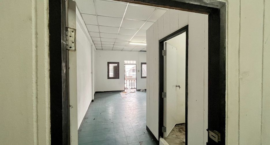 Reihenhaus zum Kauf mit 4 Zimmer in Bang Khae, Bangkok