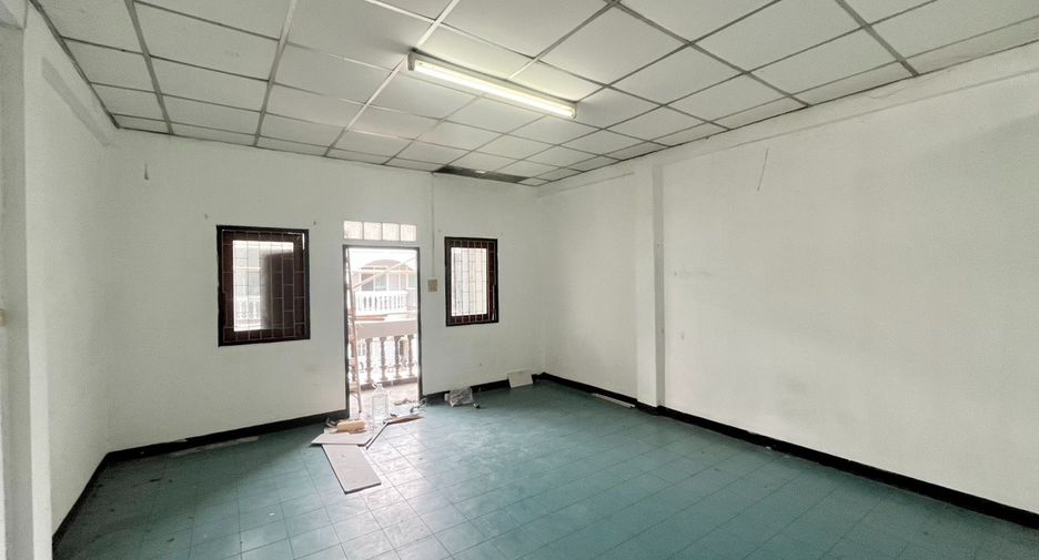 Reihenhaus zum Kauf mit 4 Zimmer in Bang Khae, Bangkok