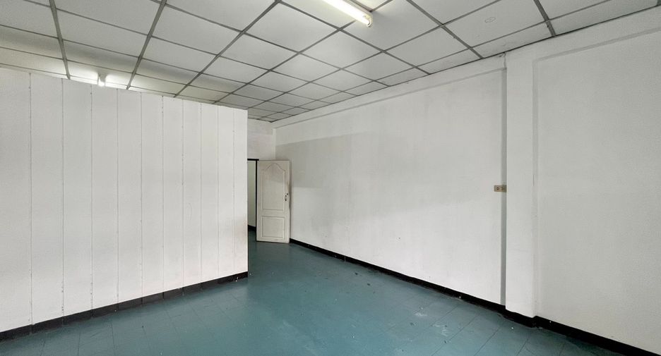 Reihenhaus zum Kauf mit 4 Zimmer in Bang Khae, Bangkok