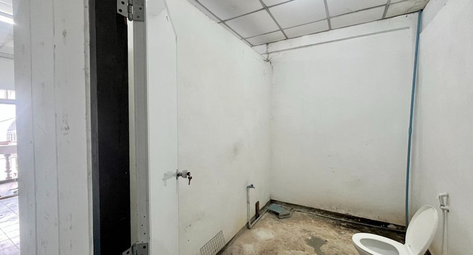 Reihenhaus zum Kauf mit 4 Zimmer in Bang Khae, Bangkok