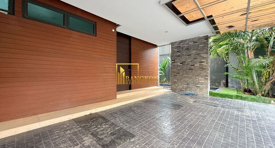 For rent そして for sale 3 ベッドルーム villa in Watthana, Bangkok