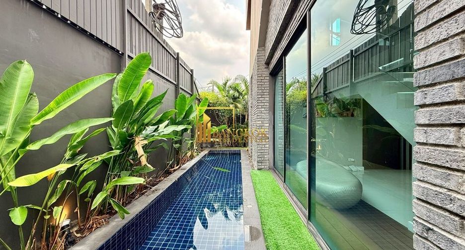 For rent そして for sale 3 ベッドルーム villa in Watthana, Bangkok