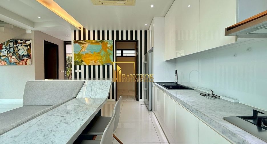 For rent そして for sale 3 ベッドルーム villa in Watthana, Bangkok