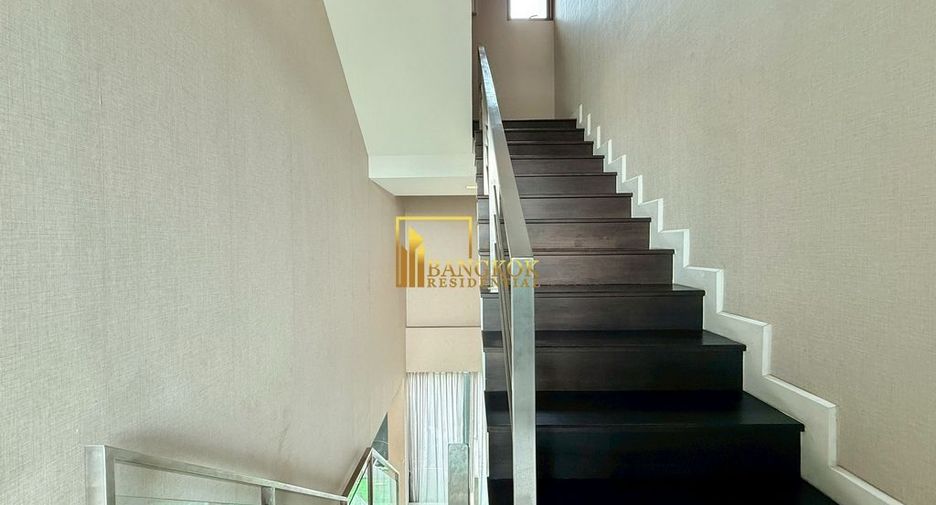 For rent そして for sale 3 ベッドルーム villa in Watthana, Bangkok