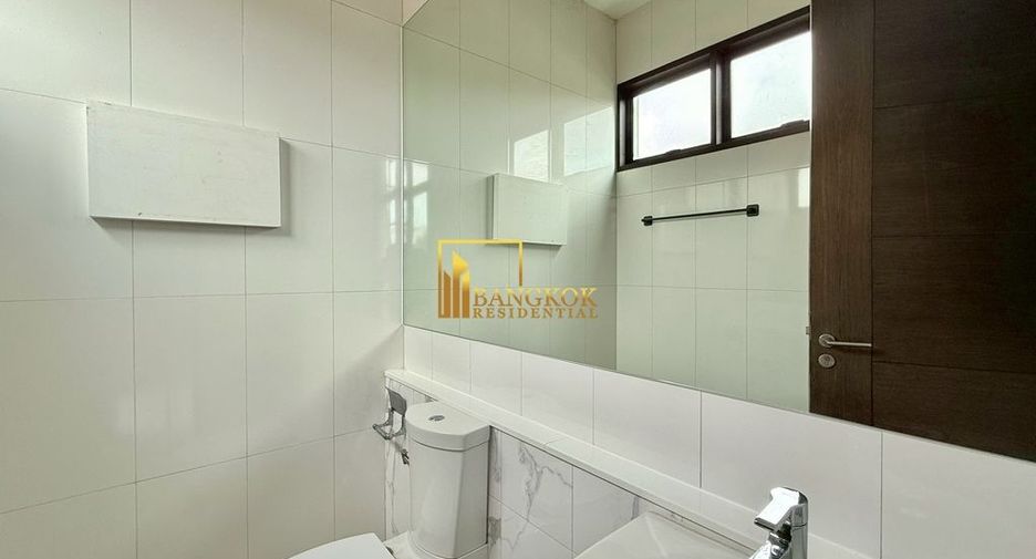 For rent そして for sale 3 ベッドルーム villa in Watthana, Bangkok