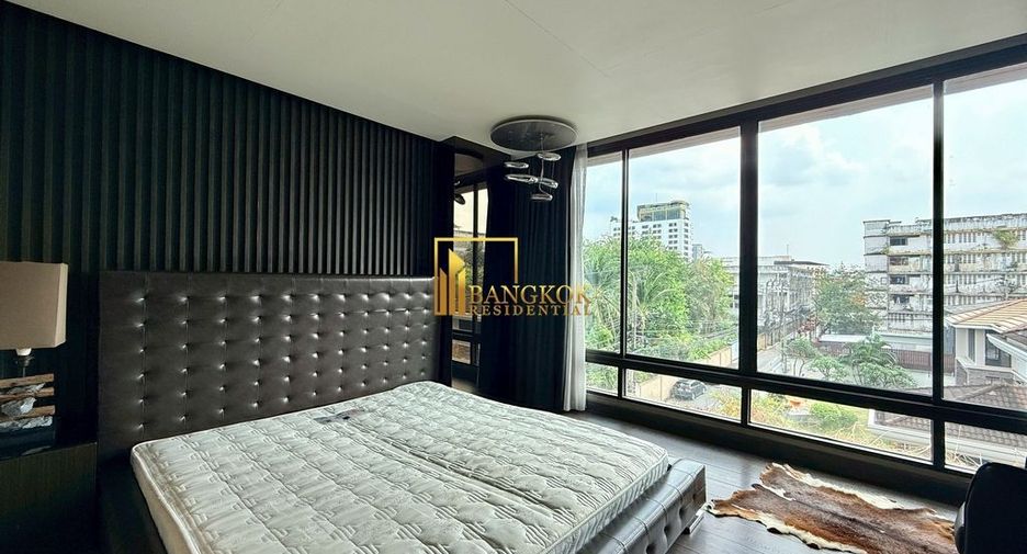 For rent そして for sale 3 ベッドルーム villa in Watthana, Bangkok