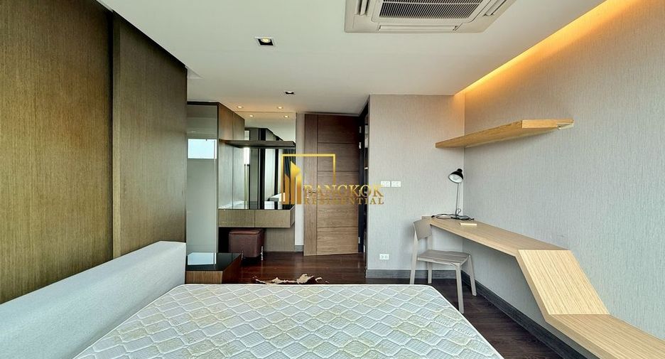 For rent そして for sale 3 ベッドルーム villa in Watthana, Bangkok