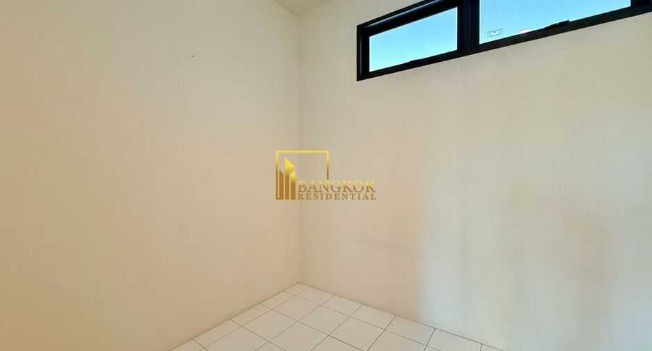 For rent そして for sale 3 ベッドルーム villa in Watthana, Bangkok