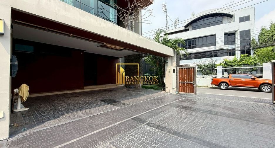 For rent そして for sale 3 ベッドルーム villa in Watthana, Bangkok