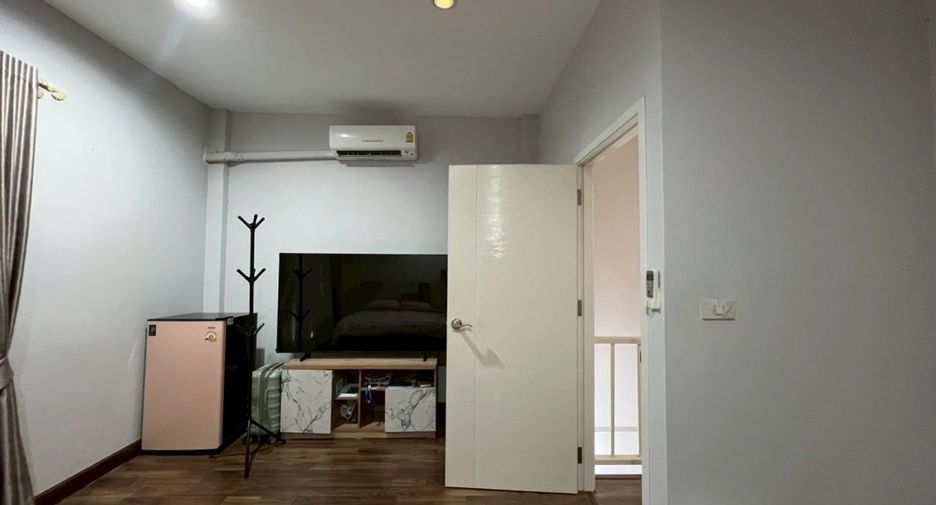 For sale 3 bedrooms townhouse in Sai Mai, Bangkok