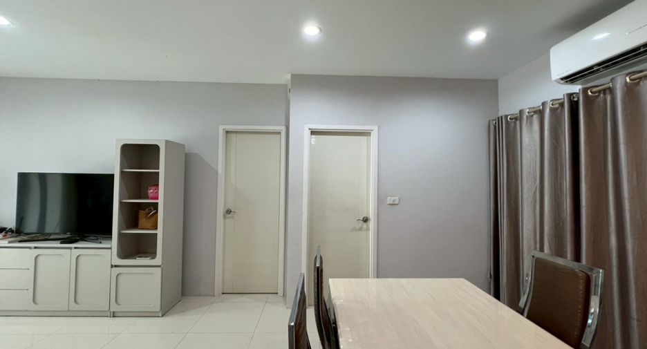 For sale 3 bedrooms townhouse in Sai Mai, Bangkok