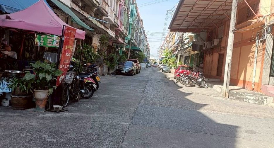 For sale 8 bedrooms retail Space in Phasi Charoen, Bangkok