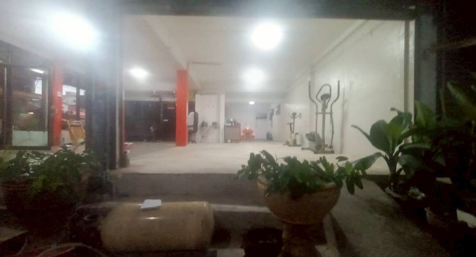 For sale 8 bedrooms retail Space in Phasi Charoen, Bangkok