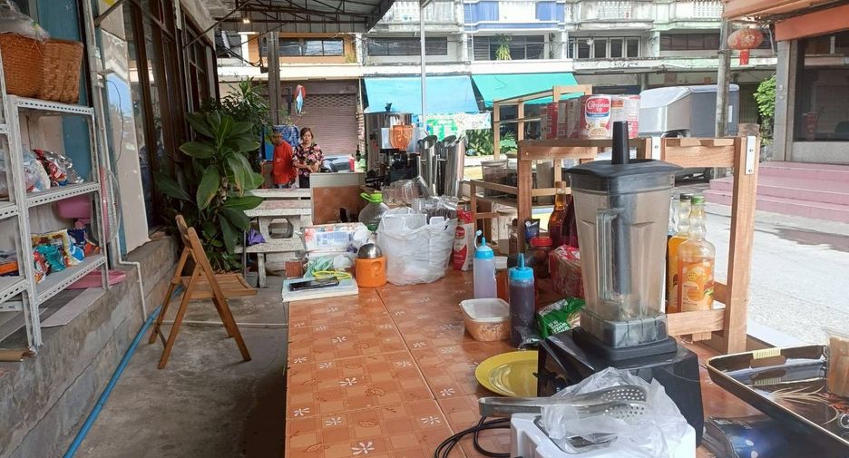 For sale 8 bedrooms retail Space in Phasi Charoen, Bangkok
