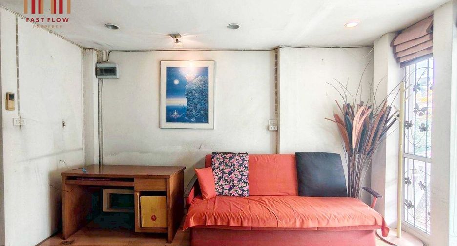 For sale 3 bedrooms townhouse in Don Mueang, Bangkok