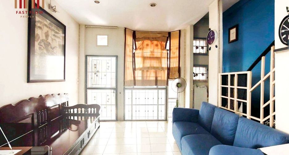 For sale 3 bedrooms townhouse in Don Mueang, Bangkok