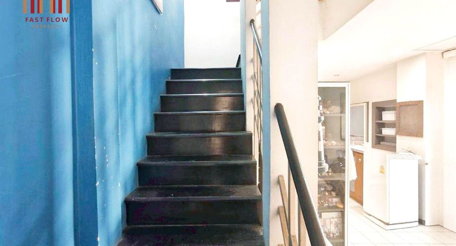 For sale 3 bedrooms townhouse in Don Mueang, Bangkok