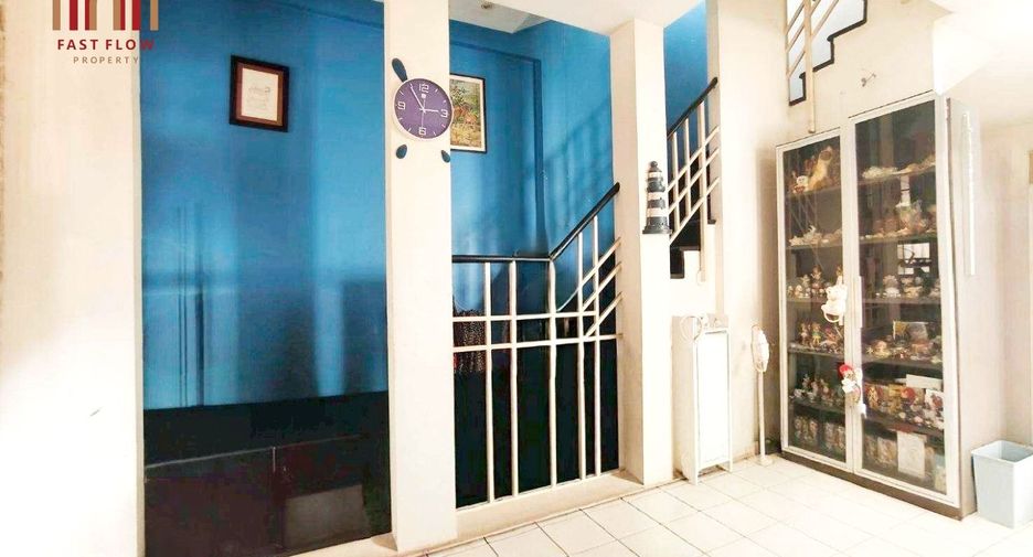 For sale 3 bedrooms townhouse in Don Mueang, Bangkok