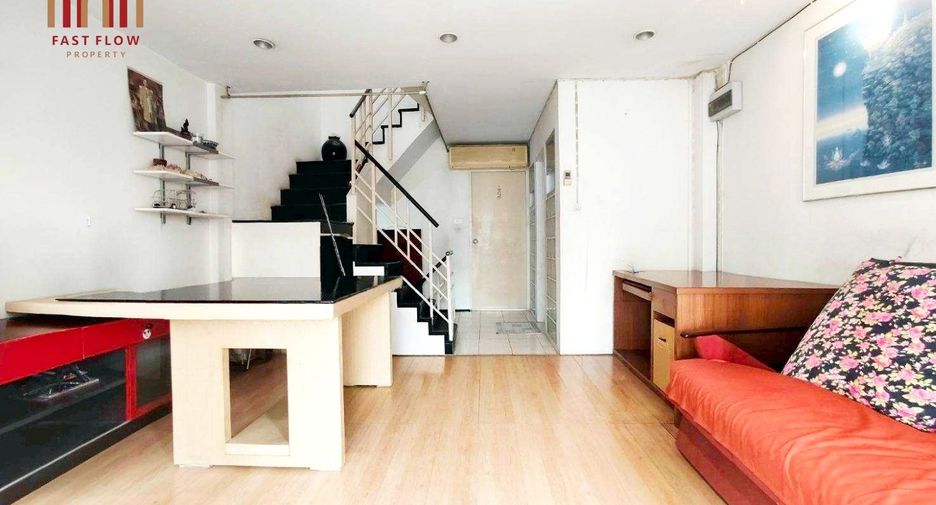 For sale 3 bedrooms townhouse in Don Mueang, Bangkok