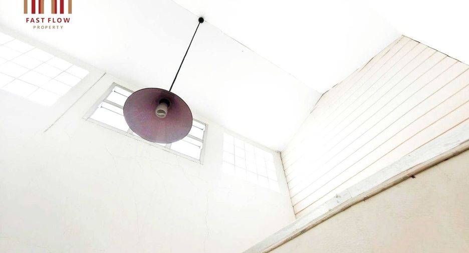 For sale 3 bedrooms townhouse in Don Mueang, Bangkok