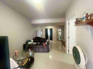 À vendre 4 chambres maison de ville à Bang Sao Thong, Samut Prakan