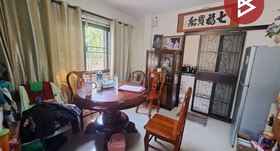 For sale 4 bedrooms house in Mueang Nakhon Sawan, Nakhon Sawan