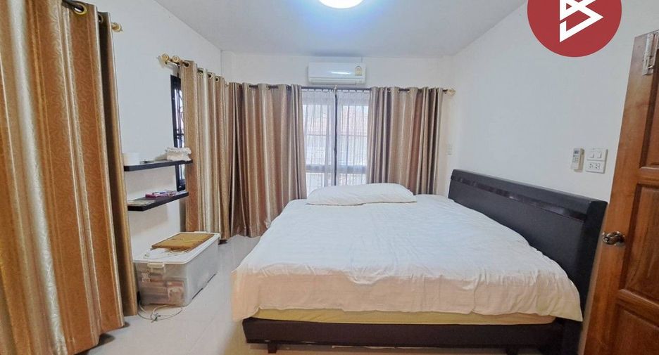 For sale 4 bedrooms house in Mueang Nakhon Sawan, Nakhon Sawan