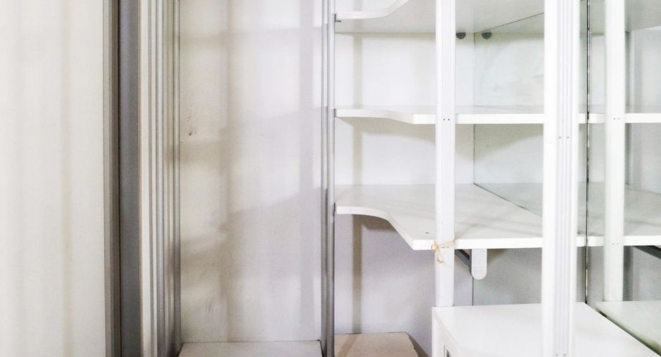 For sale 4 bedrooms townhouse in Bueng Kum, Bangkok
