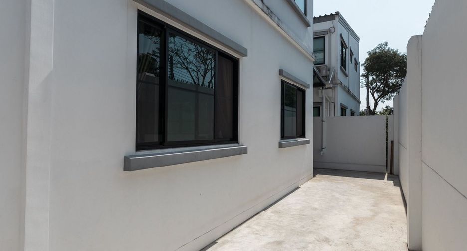 出租 和 出售 3 卧室 联排别墅 在 Bang Phli, Samut Prakan