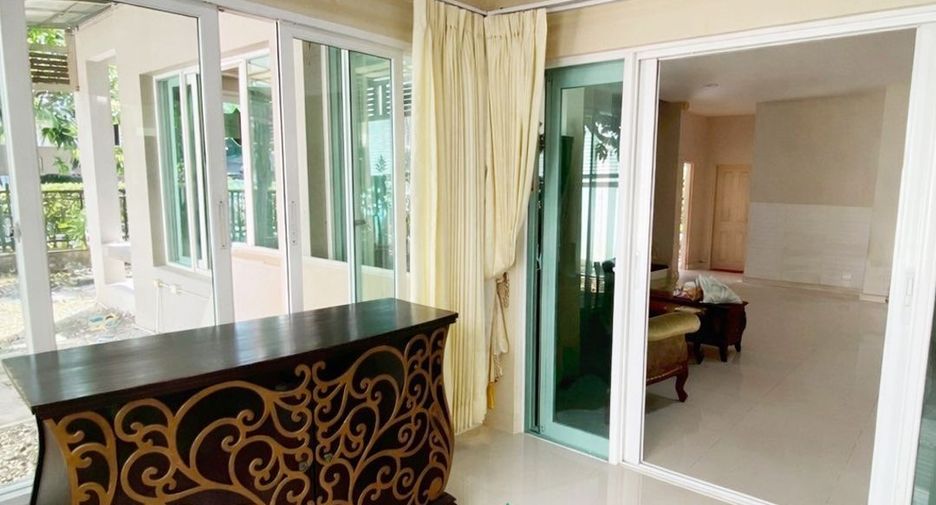 For sale 3 bedrooms house in Phasi Charoen, Bangkok