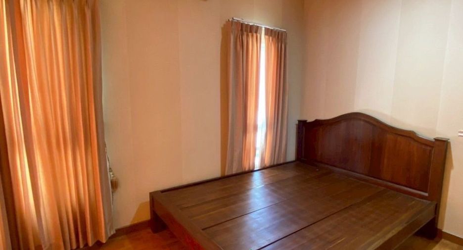 For sale 3 bedrooms house in Phasi Charoen, Bangkok