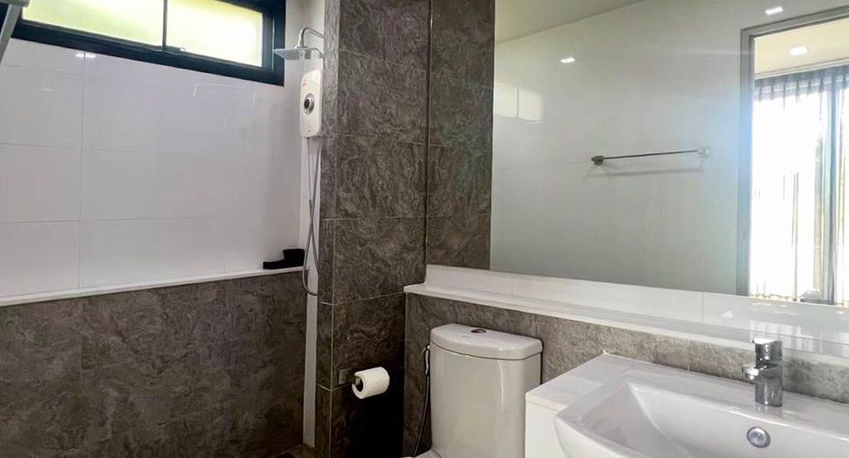 For rent 3 bedrooms townhouse in Hang Dong, Chiang Mai