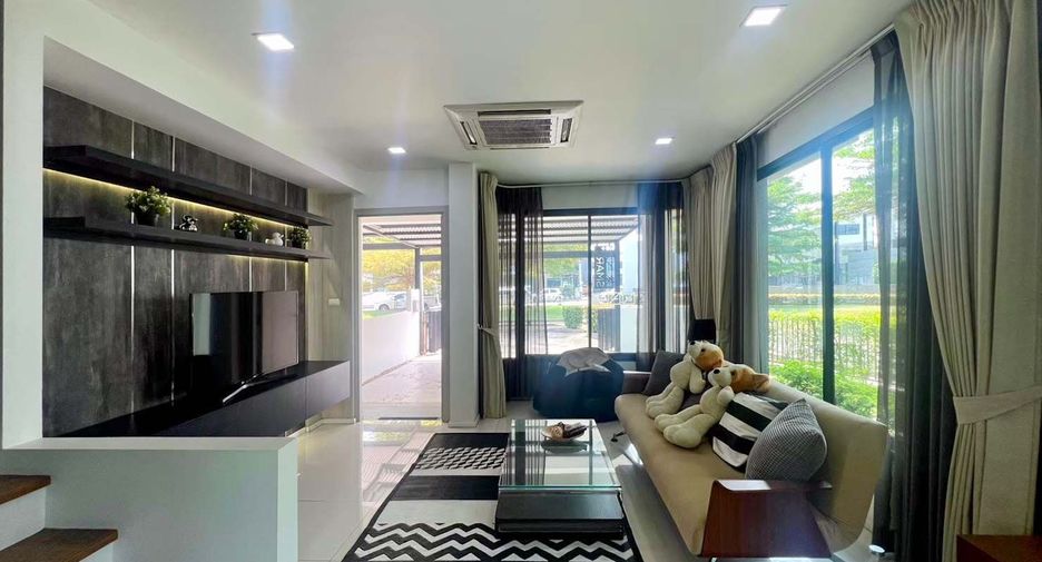 For rent 3 bedrooms townhouse in Hang Dong, Chiang Mai